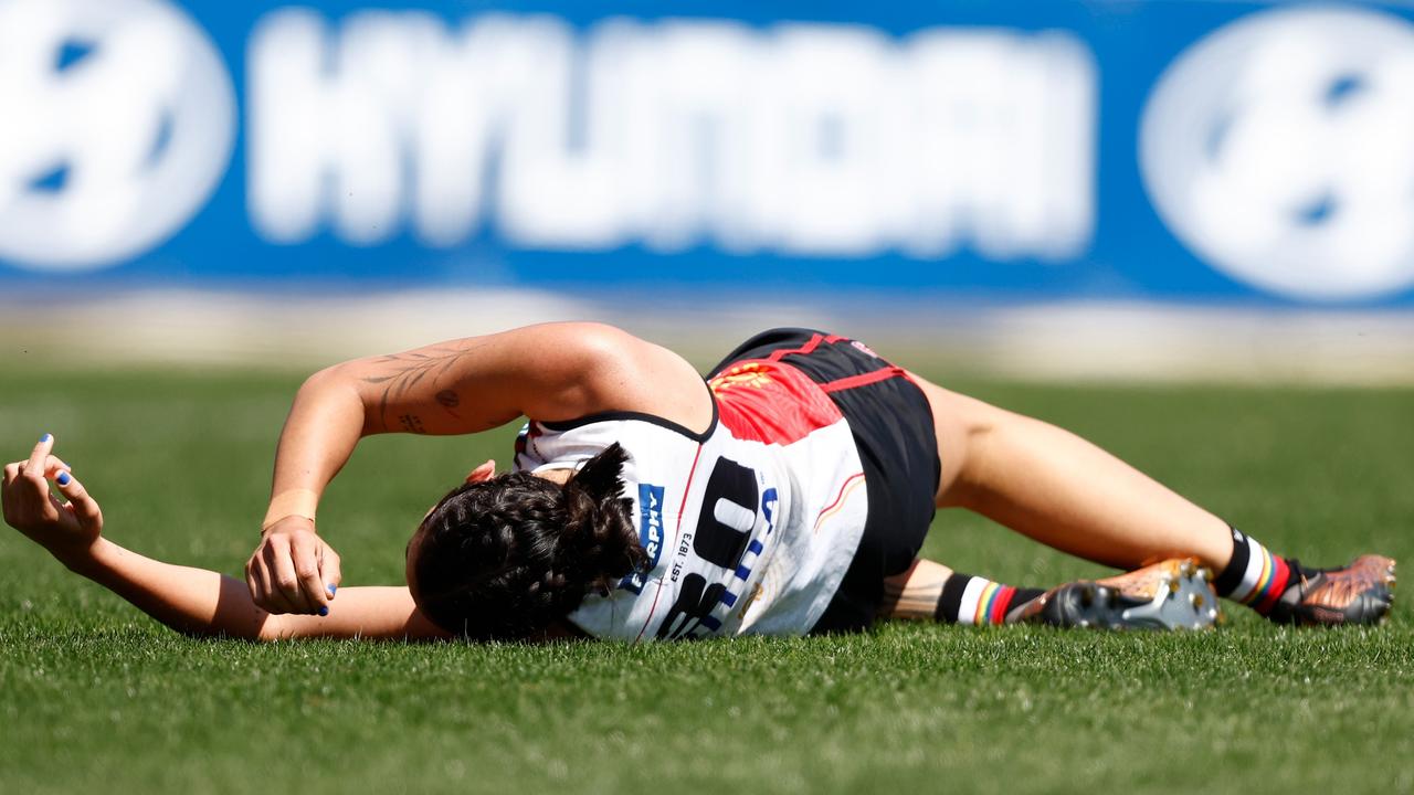 Jesse Wardlaw was concussed after she was collected heavily by Carlton’s Keeley Sherar. Picture: Michael Willson/AFL Photos