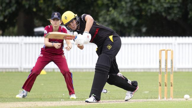 Wests Josie Dooley clips the ball to the legside. (AAP/Image Sarah Marshall)