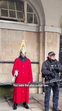 UK police defends a royal guard against American tourists