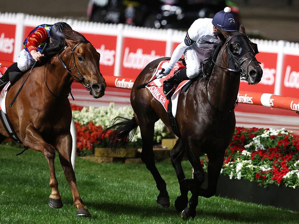 Jonker (right) competing in the Group One Manikato Sprint. Image credit: Michael Klein/Newspix.