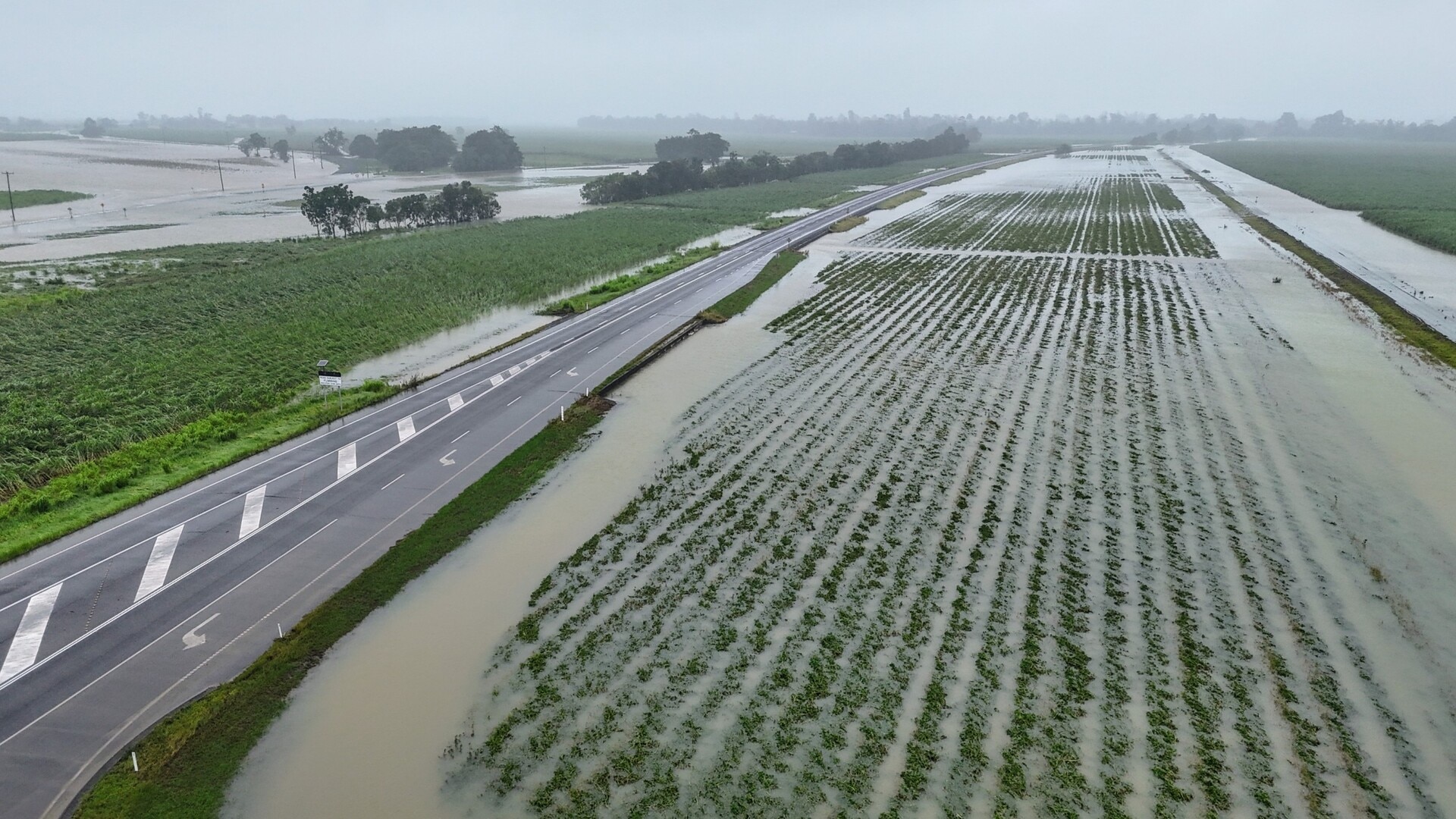 North Queensland residents safe to return home after flooding