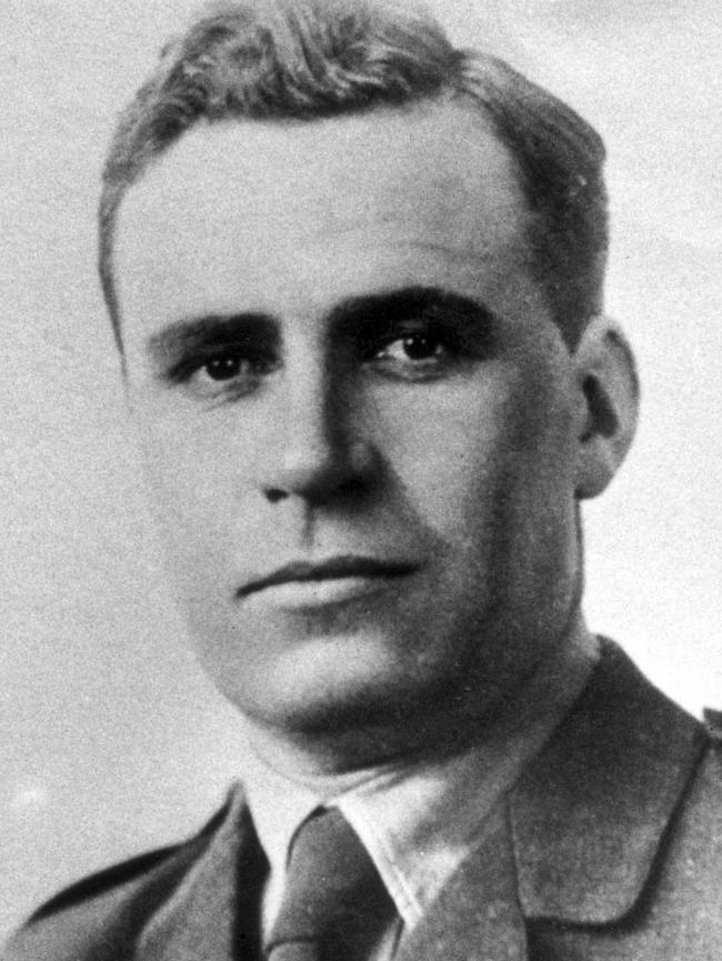 Keith Murdoch in his World War I correspondent's uniform