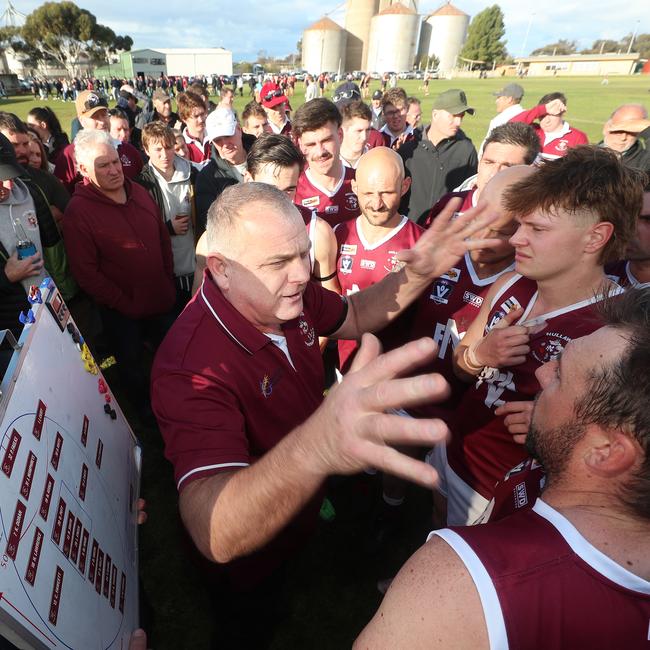 Nullawil coach Darryl Wilson at three quarter time.