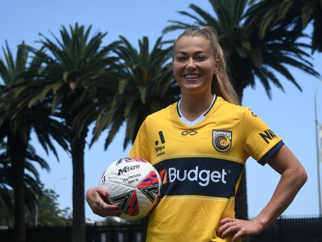 Central Coast Mariners’ new signing Sarah Rowe has played in the AFLW and represented Ireland in Gaelic Football. Picture: Central Coast Mariners.