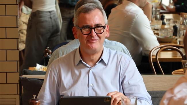 Woolworths chief executive Brad Banducci eating lunch at a Surry Hills cafe. Picture: Michael Bilbe-Taylor / The Australian