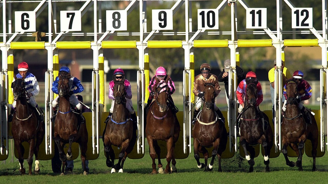 24 Jun 2000:  General View of the start of the Tattersall's Cup at Eagle Farm Racecourse in Brisbane, Australia. The Race was won by #3 Brave Prince ridden by Jamie Innes. DIGITAL IMAGE. Mandatory Credit: Darren England/ALLSPORT