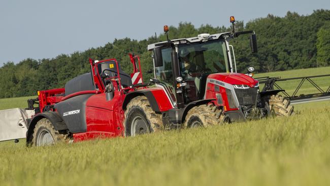 A panel of 26 experts voted the Massey Ferguson 8S.265 as the 2021 Tractor of the Year.