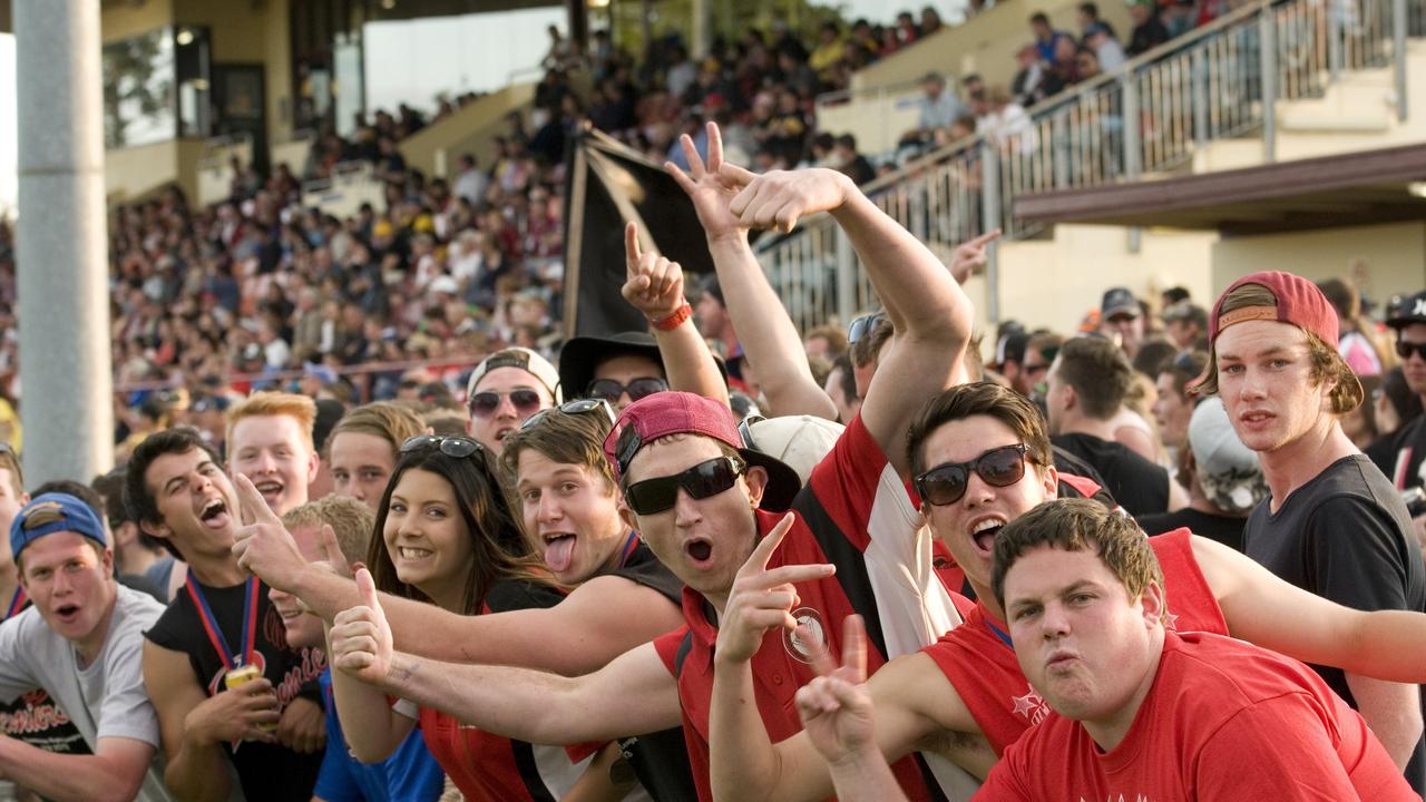 Valleys supporters. Photo Kevin Farmer / The Chronicle