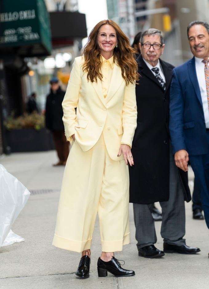 Julia Roberts and Sean Penn Suit Up for the N.Y.C. Premiere of Gaslit