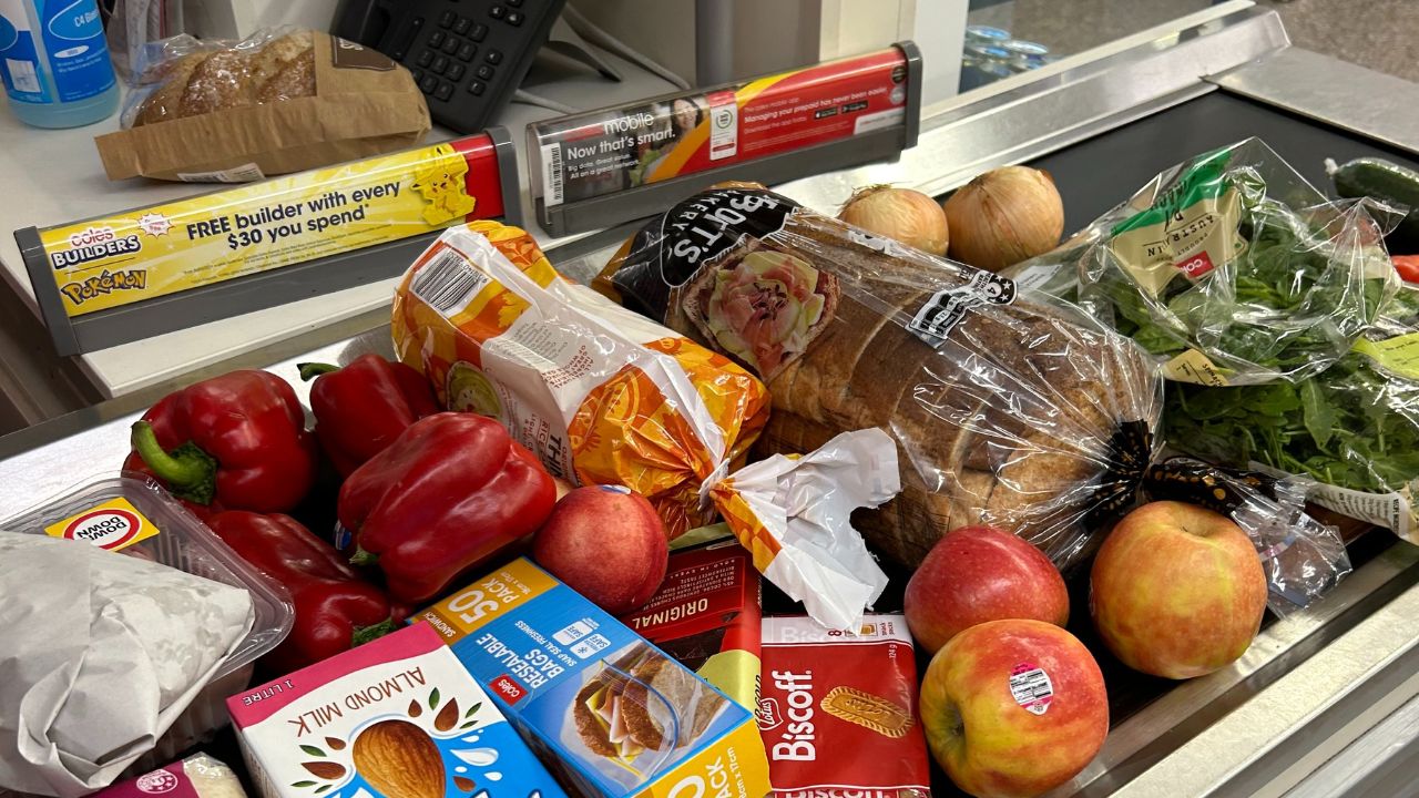 10 entitled checkout habits that annoy the hell out of supermarket