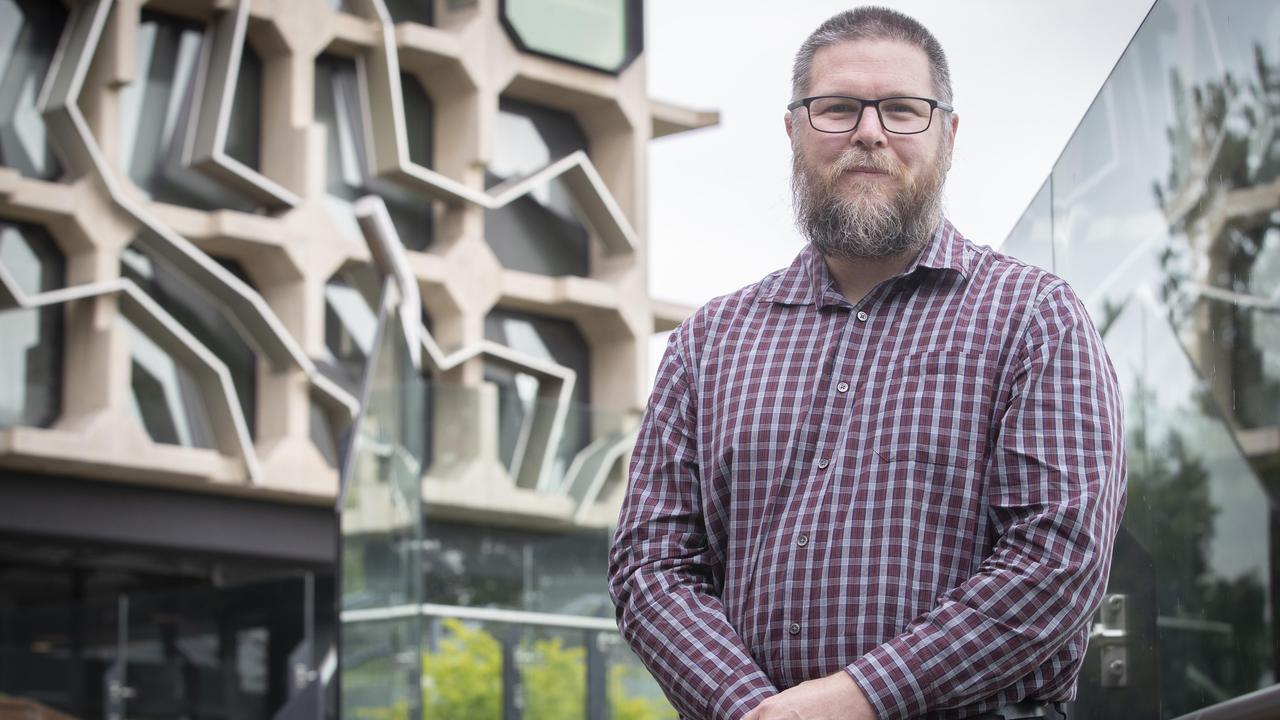 UTAS Professor Graeme Zosky after a new study has shown silica is not the only component found in engineered stone products which can pose serious concerns for lung health. Picture: Chris Kidd