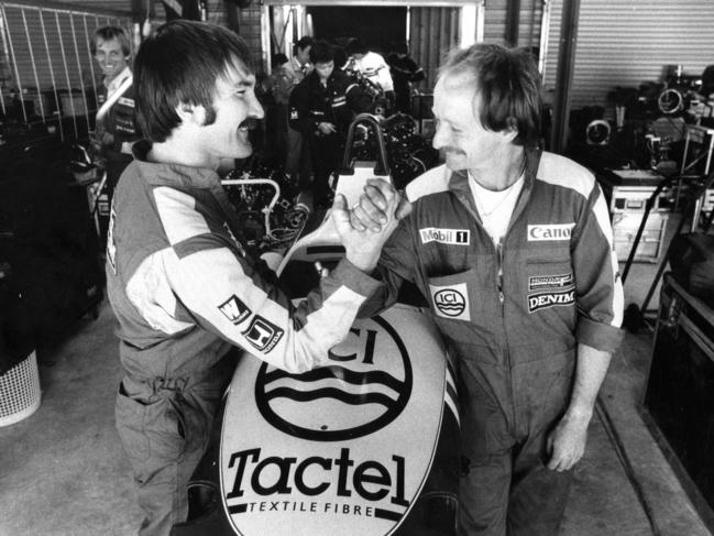 'Grunter' Grant Gibson, no. 1 mechanic for Nigel Mansell and 'The Ferret' John Riordan, no. 2 mechanic for Nelson Piquet, battle it out in 1986. Picture: Graham Tidy