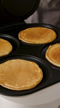 the Quick Stack™ Pancake Maker