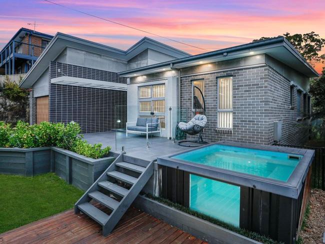 5 The Sanctuary, Umina Beach is for sale at $1.04m. NSW real estate.