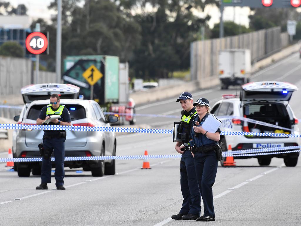 Triple 0 Callers Didnt Tell Police Man Shot On Monash Fwy Had Knife Herald Sun 5757