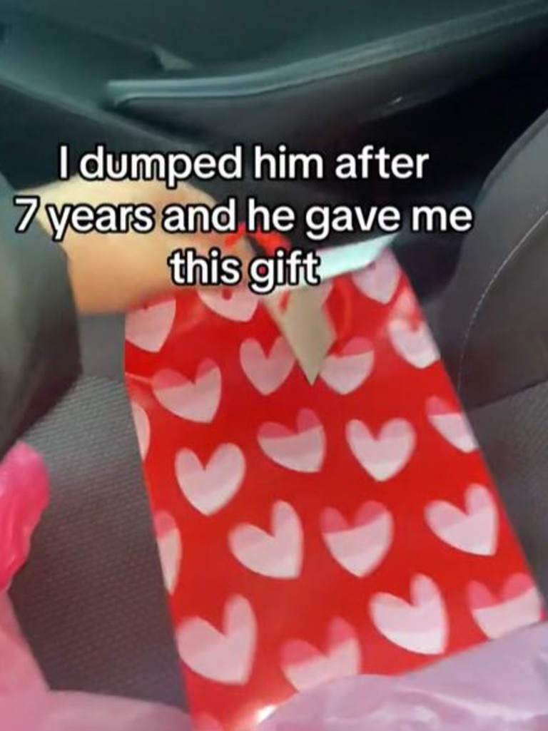 He got her a gift. Picture: TikTok/@self_daily_love