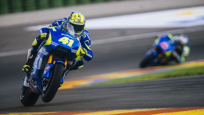 Espargaro and Vinales on the new Suzukis.