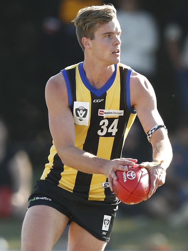 Photographic evidence Tom Highmore does exist — playing for Sandringham in the VFL.