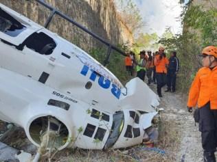 Two Australians were in a helicopter that has crashed near cliffs in Bali. Picture: Indonesian Search & Rescue Agency (BASARNAS)