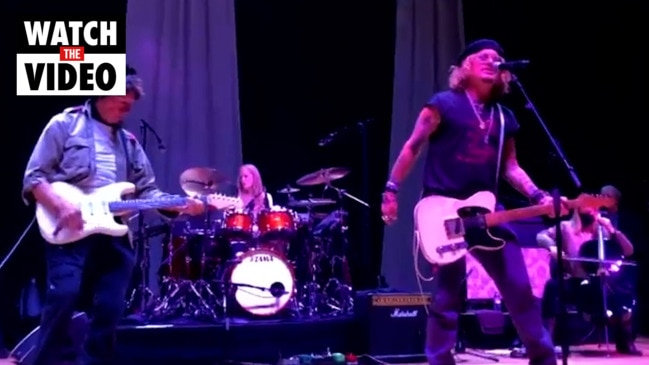 Johnny Depp covers John Lennon on stage with Jeff Beck