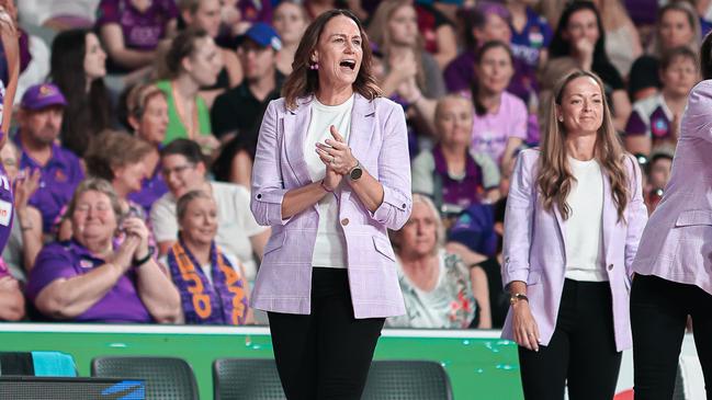 Queensland Firebirds coach Megan Anderson has resigned after failing to lead the club to the Super Netball finals in her two years with the organisation.