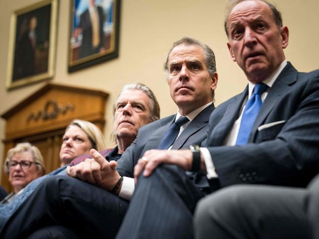 WASHINGTON, DC - JANUARY 10: Hunter Biden (2R), son of U.S. President Joe Biden, and his lawyer Abbe Lowell attend a House Oversight Committee meeting on January 10, 2024 in Washington, DC. The committee is meeting today as it considers citing him for Contempt of Congress.   Kent Nishimura/Getty Images/AFP (Photo by Kent Nishimura / GETTY IMAGES NORTH AMERICA / Getty Images via AFP)