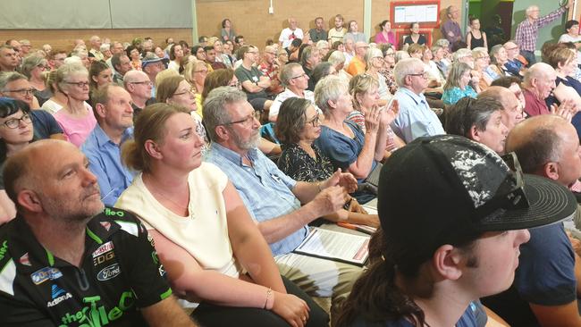 Lawson residents packed the Mid Mountains Neighbourhood Centre last night to hear from firefighters about the fire coming from the south. Picture: Isabell Petrinic