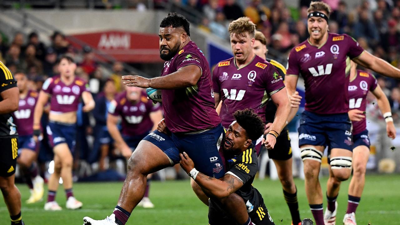 Taniela Tupou (C) has not played for more than a month because of a calf injury. Photo: Getty Images