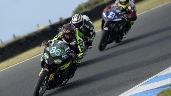 Oli Bayliss (86) leads the pack at Phillip Island. Picture: Russell Colvin