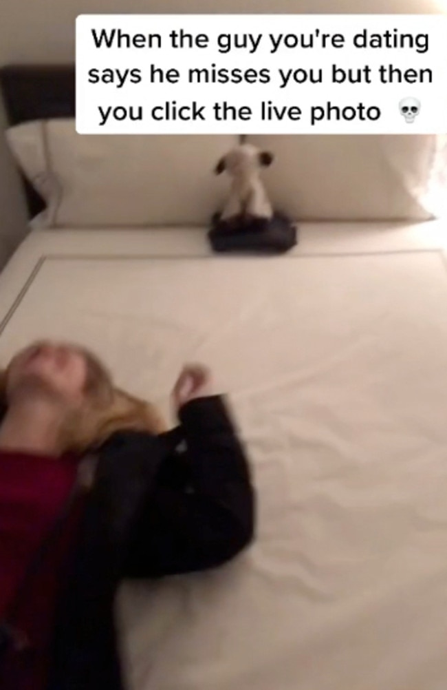 When Serena viewed the live version of the snap, the photo revealed another girl on the bed. Picture: TikTok/serenakerrigan