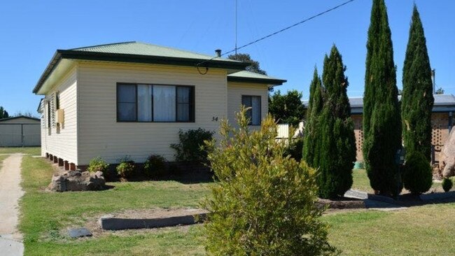 This home has enough space for an outdoor entertaining area at 34 Bridge Street, Stanthorpe.