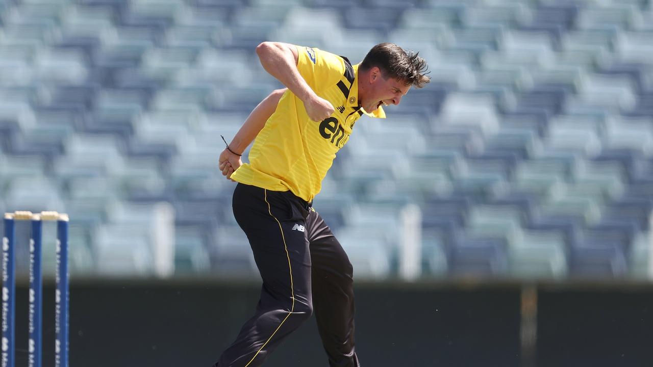 Jhye Richardson of Western Australia celebrates the wicket of Jason Sangha. Photo by Paul Kane/Getty Images