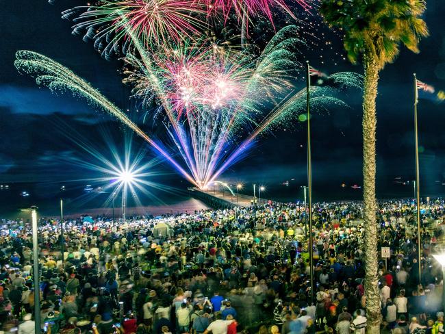 31/12/17 - New Years Eve celebrations and fireworks at Glenelg. pic TRISHA HELBERS