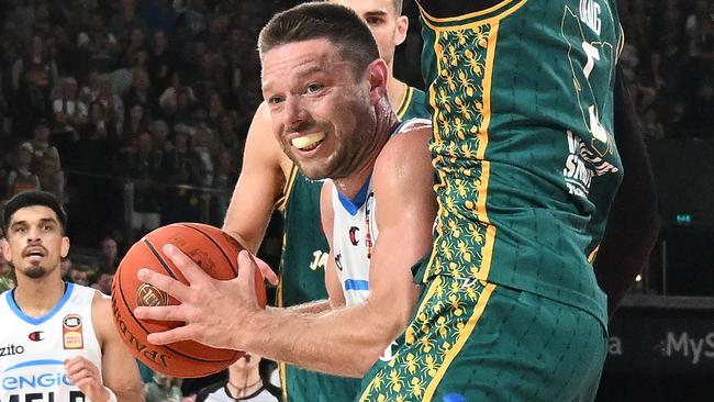 Melbourne United breaks JackJumpers hearts, force decider