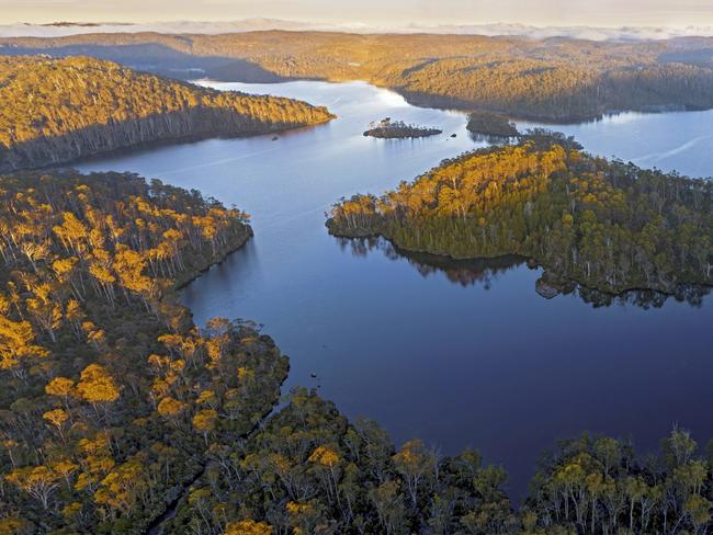 SUNTAS, 07DEC19: Halls Island at Lake Malbena. Pic, Rob Blakers