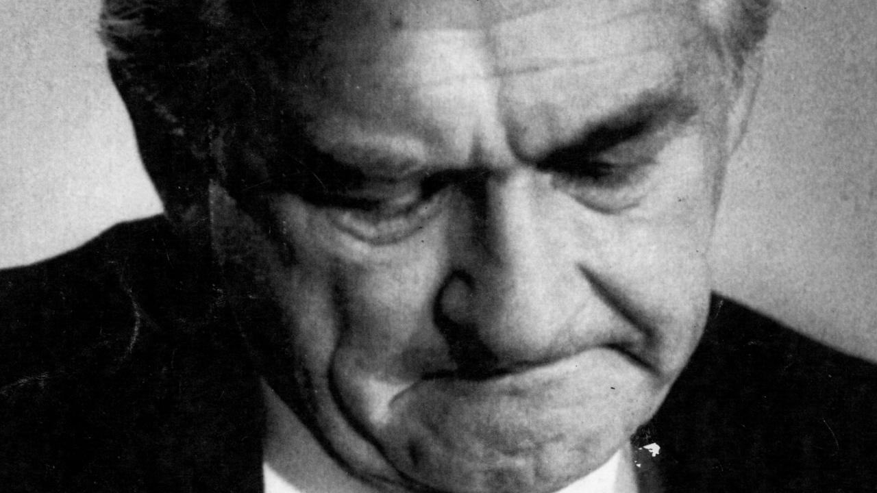 Bob Hawke broke down during the press conference at Parliament House, Canberra.