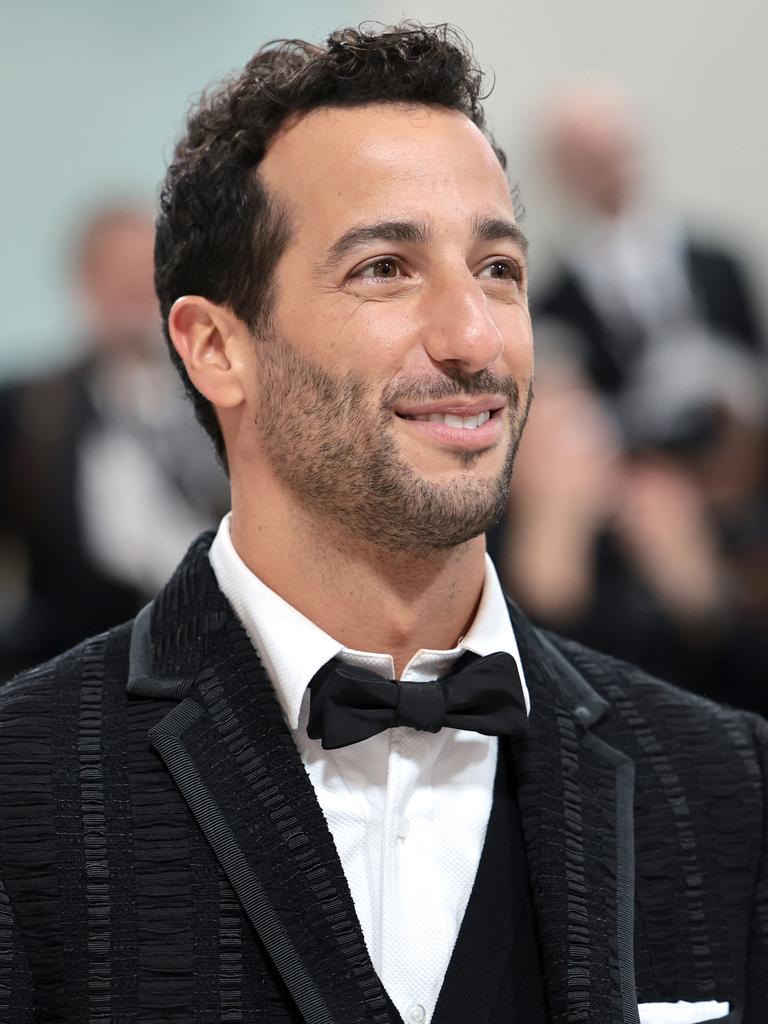 F1 news 2023: Daniel Ricciardo snapped looking at Hollywood star Anne ...