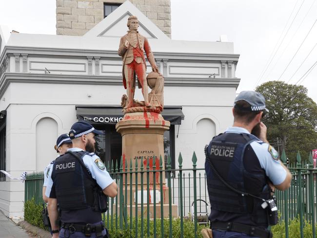 SYDNEY, AUSTRALIA - NewsWire Photos JANUARY 24, 2025: Police at a Captain Cook statue that was vandalised in Randwick.Picture: NewsWire / Damian Shaw