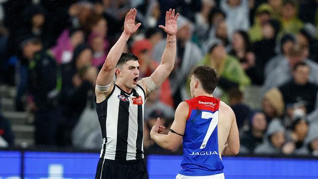 MELBOURNE, AUSTRALIA - SEPTEMBER 07: Brayden Maynard of the Magpies and Jack Viney of the Demons clash during the 2023 AFL First Qualifying Final match between the Collingwood Magpies and the Melbourne Demons at Melbourne Cricket Ground on September 07, 2023 in Melbourne, Australia. (Photo by Michael Willson/AFL Photos via Getty Images)