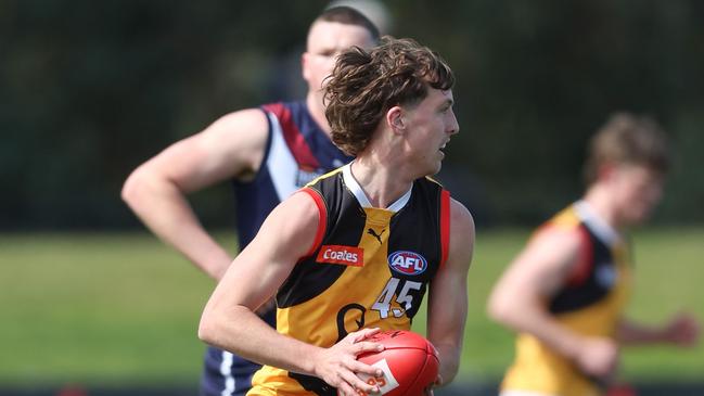 MELBOURNE, AUSTRALIA - SEPTEMBER 15: Elwood Peckett of the Stingrays in action during the 2024 Coates Talent League Boys First Preliminary Final match between the Sandringham Dragons and the Dandenong Stingrays at RSEA Park on September 15, 2024 in Melbourne, Australia. (Photo by Rob Lawson/AFL Photos)