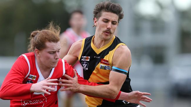 Mitch Comben in action for Kyneton. Picture: Yuri Kouzmin