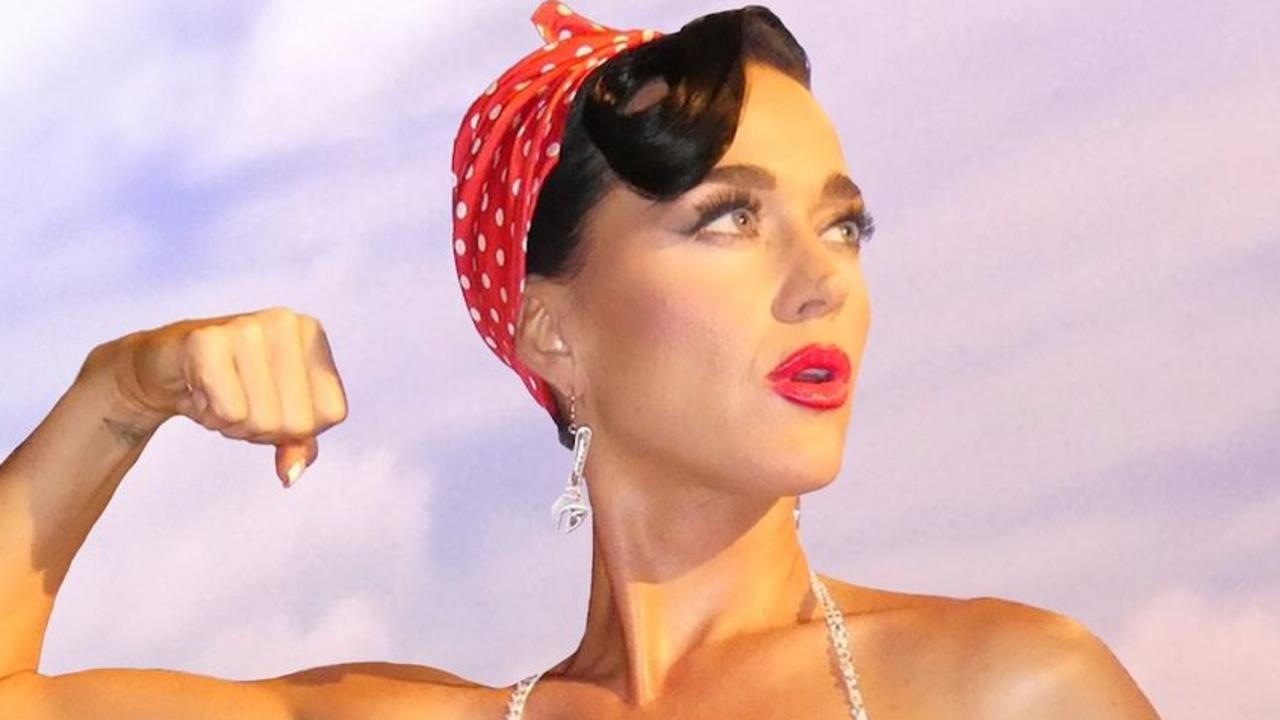 Katy Perry shows off ripped bod in new pic