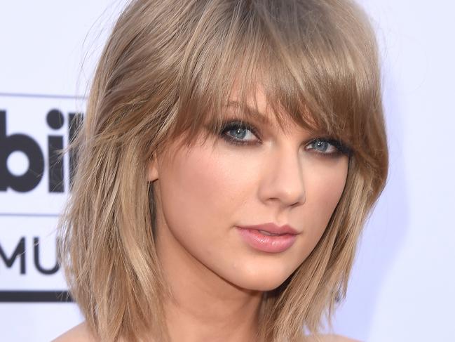 LAS VEGAS, NV - MAY 17: Singer Taylor Swift arrives at the 2015 Billboard Music Awards at MGM Garden Arena on May 17, 2015 in Las Vegas, Nevada. (Photo by Jason Merritt/Getty Images)