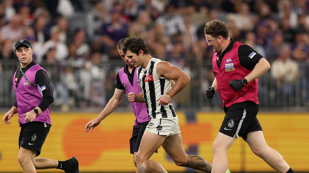 Magpies clamp down on Schultz view