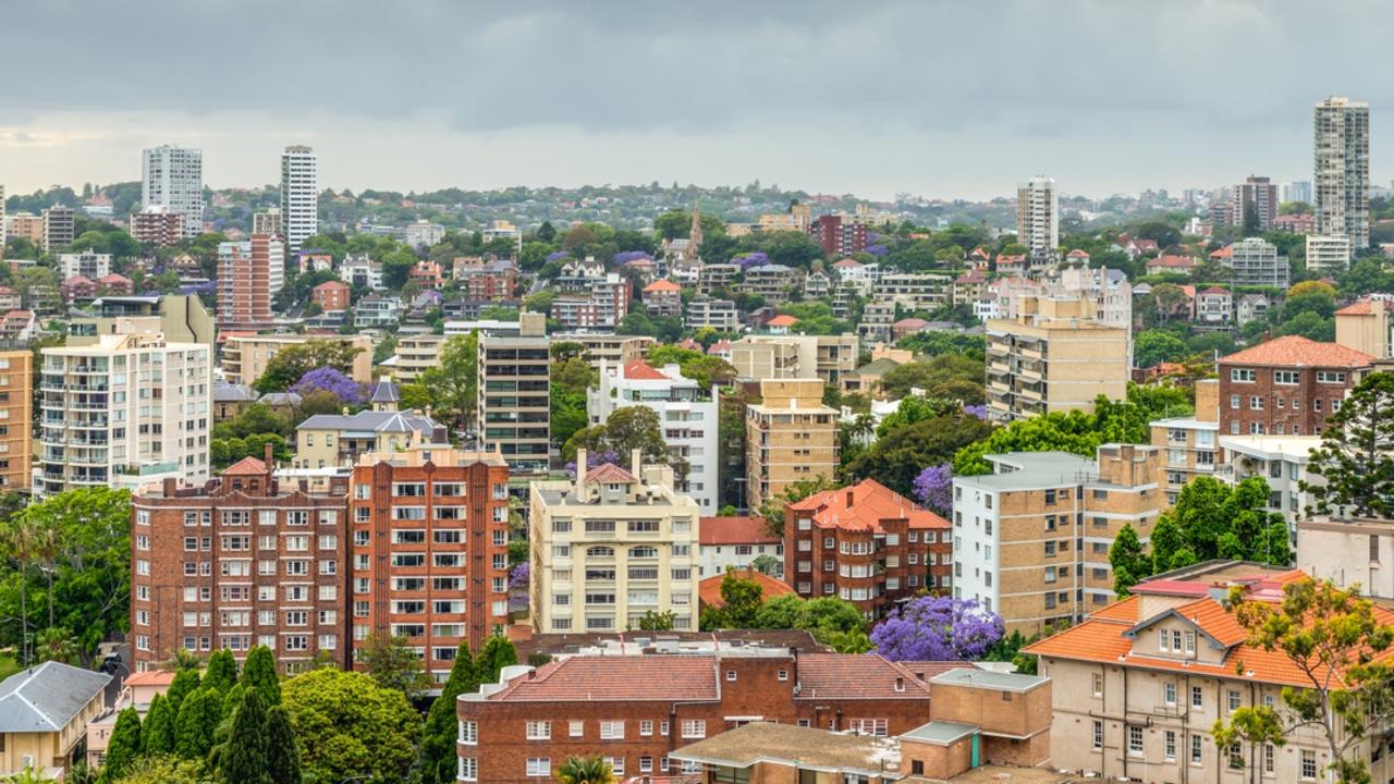 In Sydney, the average weekly income is estimated to be $2,278, which is less than the minimum $2,333 required to be able to afford to rent a unit there — based on the average weekly unit rent for Sydney of $700 per week.