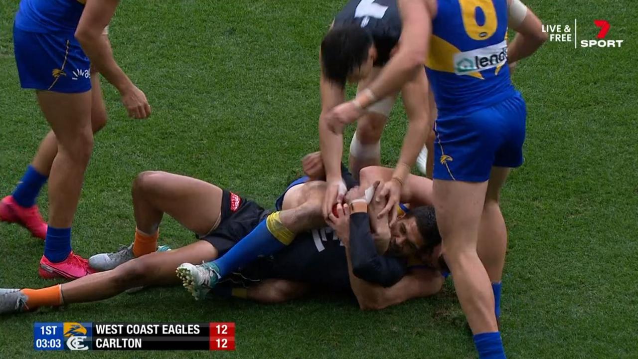 Carlton's Sam Petrevski-Seton was pinged for not making a genuine attempt to dispose of the ball in this incident.
