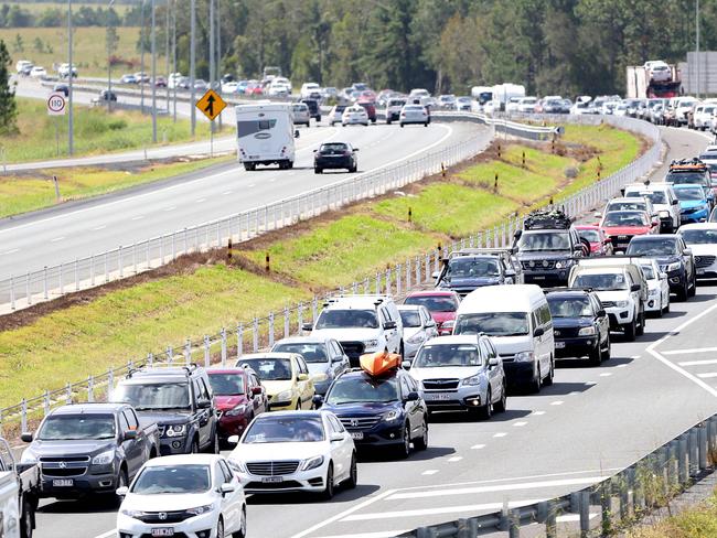 Traffic on the Bruce Hwy coming back to Brisbane after the Easter long weekend at Glass House Mountains,Roys Rd 2nd April 2018.Traffic photos back to Brisbane.Photo AAP/ Ric Frearson