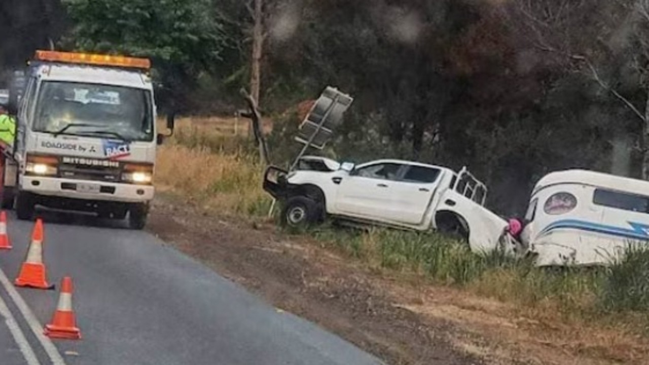 Yole stables crash.