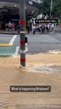 Burst water main floods streets in Brisbane CBD