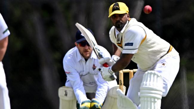 Sunbury United’s Upul Fernando keeps his eye on the ball. Picture: Andy Brownbill